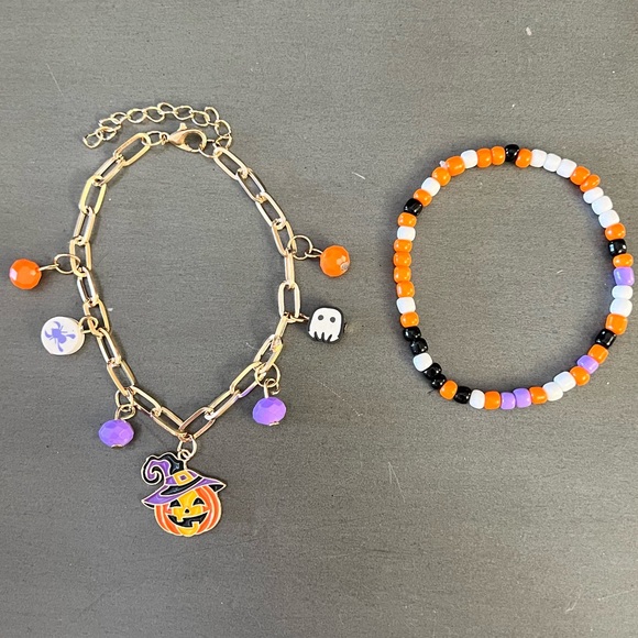 High Heels on the High Road Jewelry - Jack-O'-Lantern Pumpkin Ghost Spider Purple Orange Bead Stretch Two Bracelet Set